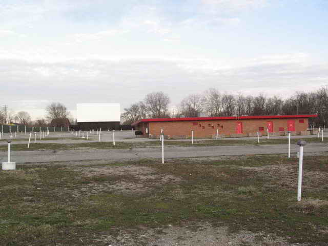 Dixie Twin Drive-In - 2006 Photo (newer photo)